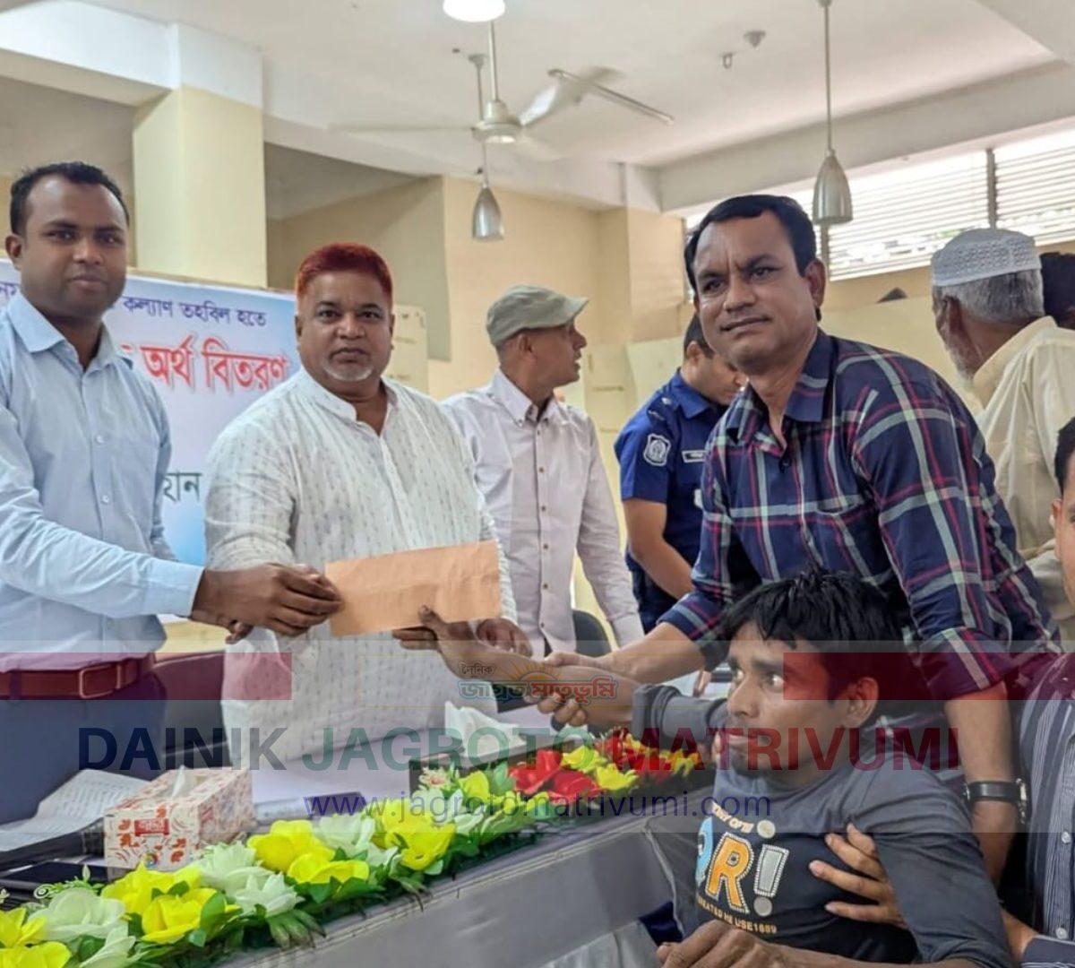 নাসিরনগরে প্রধানমন্ত্রীর ত্রাণ তহবিল থেকে ৫৮৫ জনকে নগদ সহায়তা