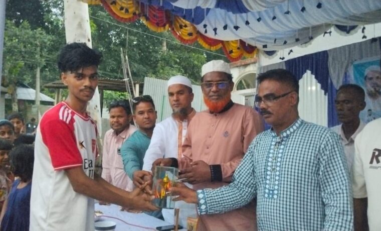 চন্দনগাঁতী দক্ষিণপাড়ায় ফাইনাল মিনিবার ফুটবল টুর্নামেন্ট অনুষ্ঠিত